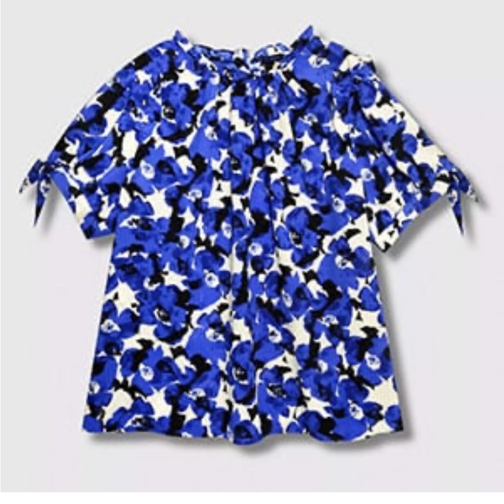 Who What Wear Floral Blue and Black Women's Top Size Small Runs Bigger